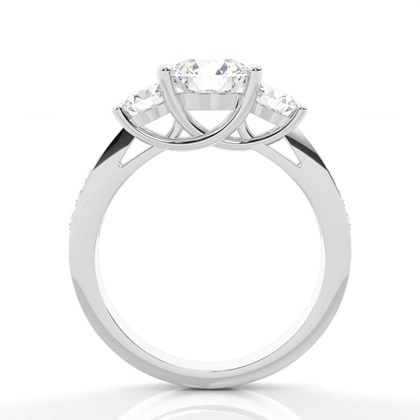 Drei Diamanten Ring in einer Krappenfassung