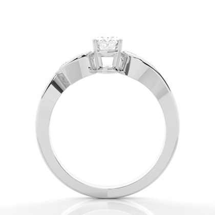 Drei Diamanten in einer Krappenfassung