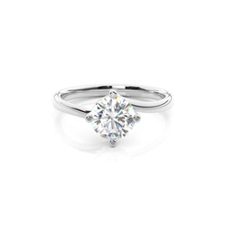 Diamant Verlobungsring in einer Krappenfassung mit Schulter Diamanten