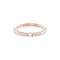 Halb Eternity Diamant Ring in einer Pavefassung