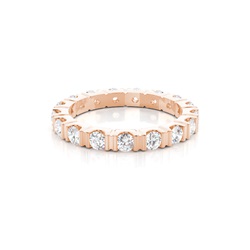 Halb Eternity Diamant Ring in einer Kanalfassung