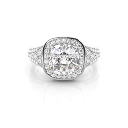 Diamant Verlobungsring in einer Krappenfassung mit Schulter Diamanten
