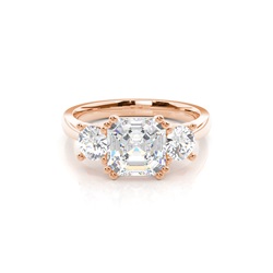Ring mit 4 Krappen und drei Steinen