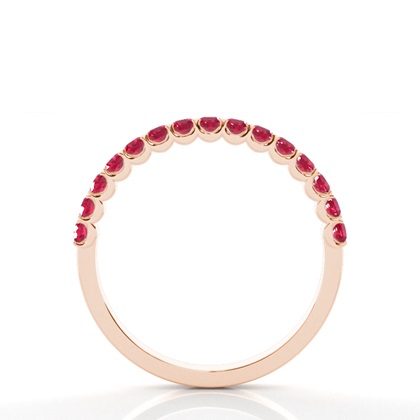 Vierzackiger Rubinring Mit Halber Ewigkeit