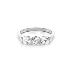 Runder Trilogie Diamantring in einer 4-Krappenfassung
