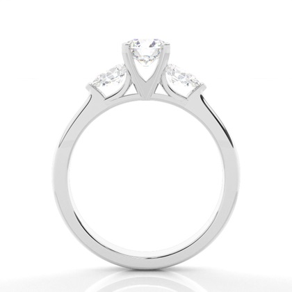 Runder Trilogie Diamantring in einer 4-Krappenfassung