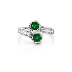 Full Setting Round Emerald Fashion Ring
