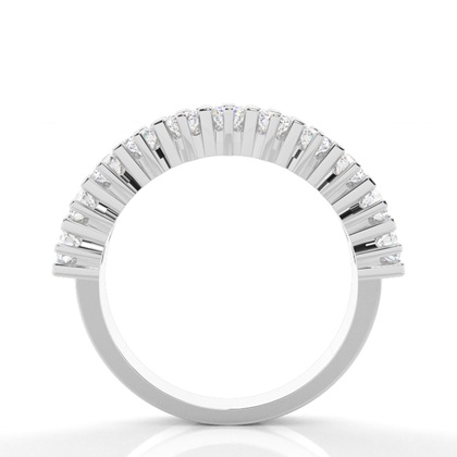 Runder Diamantring in einer Krappenfassung für die halbe Ewigkeit