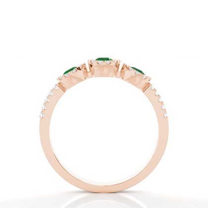 Runder Smaragdring mit drei Steinen in voller Fassung