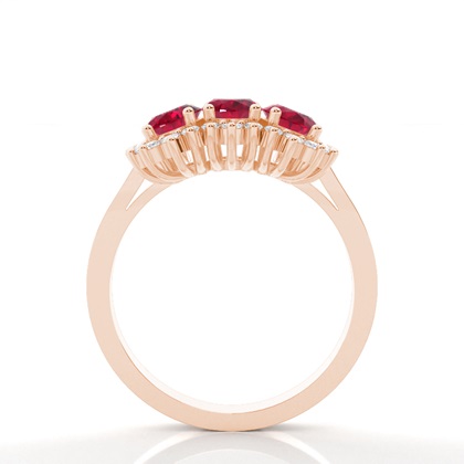 Ovaler Rubinring mit 4 Krappen und drei Steinen