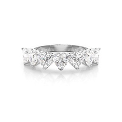 Halb Eternity Diamant Ring in einer Krappenfassung