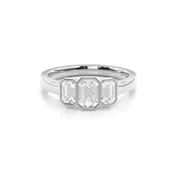 Lünette Einstellung Smaragd Trilogie Diamant Verlobungsring