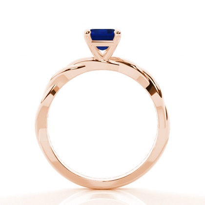 Solitär-Verlobungsring mit blauem Saphir in Krappenfassung