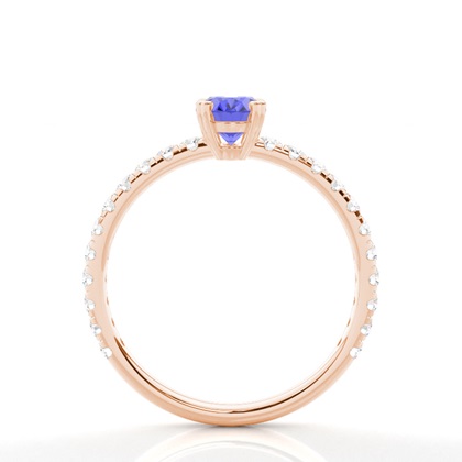 Ovaler Tansanit Verlobungsring in einer Krappenfassung