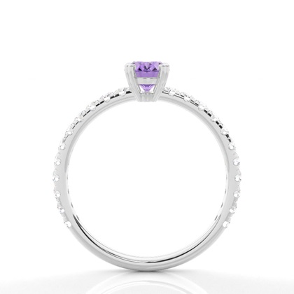Ovaler Amethyst Verlobungsring in einer Krappenfassung