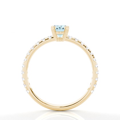 Ovaler Aquamarin Verlobungsring in einer Krappenfassung