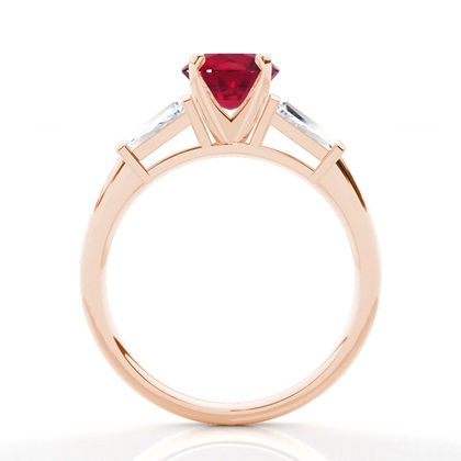 Zinkeneinstellung runder Rubin-Drei-Stein-Ring