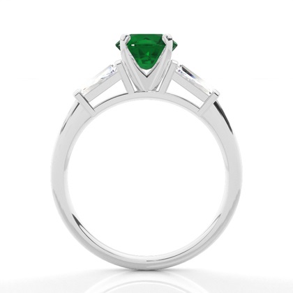 Zinkeneinstellung runder Smaragd-Drei-Stein-Ring