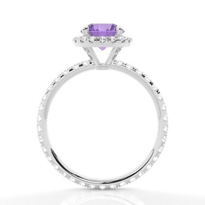 Runder Amethyst Ring mit Seitensteinen in einer Krappenfassung