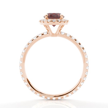 Ovaler Granat Ring mit Seitensteinen in einer Krappenfassung