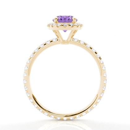 Ovaler Amethyst Ring mit Seitensteinen in einer Krappenfassung