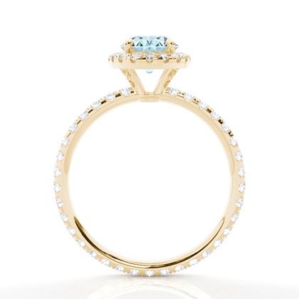 Ovaler Aquamarin Ring mit Seitensteinen in einer Krappenfassung