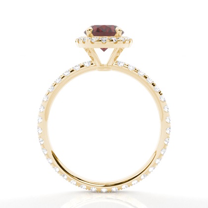 Ovaler Granat Ring mit Seitensteinen in einer Krappenfassung