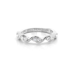 Halber Ewigkeitsring mit rundem Diamant in Krappenfassung