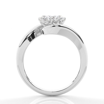 Gemeinsame Zinkeneinstellung Runder Diamantclusterring