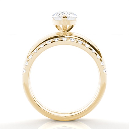 Pear Yellow Gold Bridal Set Engagement Rings