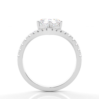 Prong Round Side Stone Diamond Verlobungsring