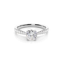 Prong Round Side Stone Diamond Verlobungsring