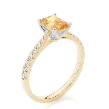 Verlobungsring mit gelbem Diamant und seitlichem Stein