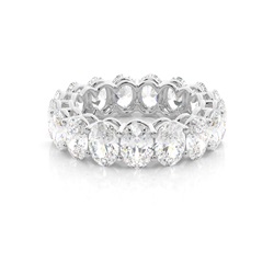 Zinkenfassung ovaler Diamant voller Ewigkeitsring