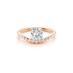 Prong Round Side Stone Moissanit Verlobungsring
