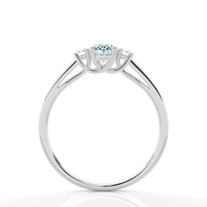 Dreisteine-Ring mit Aquamarin in einer Krappenfassung