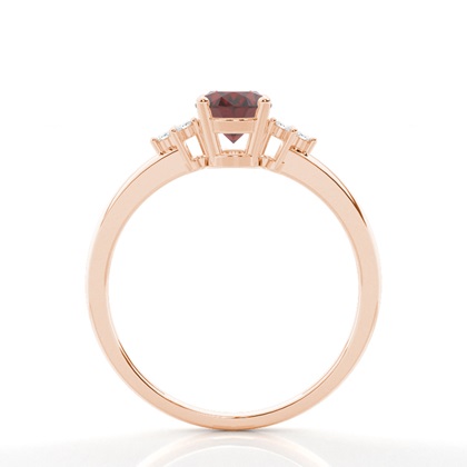 Ovaler Granat-Verlobungsring in einer Krappenfassung