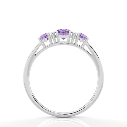 Amethyst-Ring mit drei Steinen in einer Krappenfassung