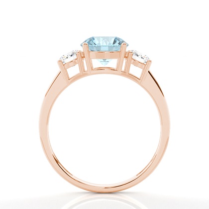 Aquamarin-Ring mit drei Steinen in einer Krappenfassung