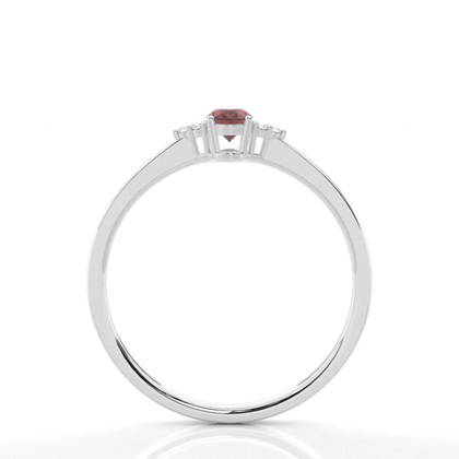 Ovaler Granat-Verlobungsring in einer Krappenfassung