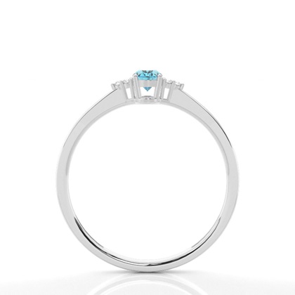 Ovaler Blautopas-Verlobungsring in einer Krappenfassung