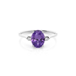 Ovaler Amethyst-Verlobungsring mit drei Steinen in einer Krappenfassung
