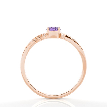 Amethyst in Krappenfassung mit Seitensteinen