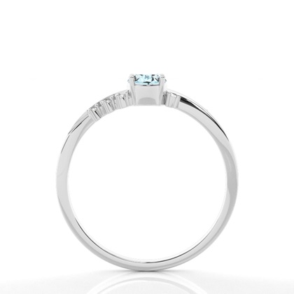 Aquamarin in Krappenfassung mit Seitensteinen 