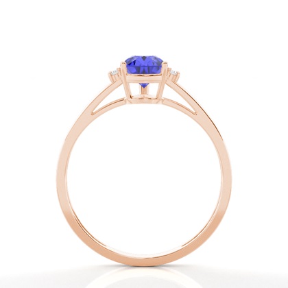 Tropfen Opal Verlobungsring mit Seitensteinen in einer Krappenfassung