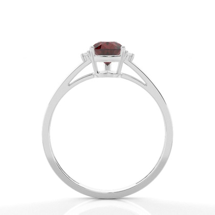 Tropfen Granat Verlobungsring mit Seitensteinen in einer Krappenfassung