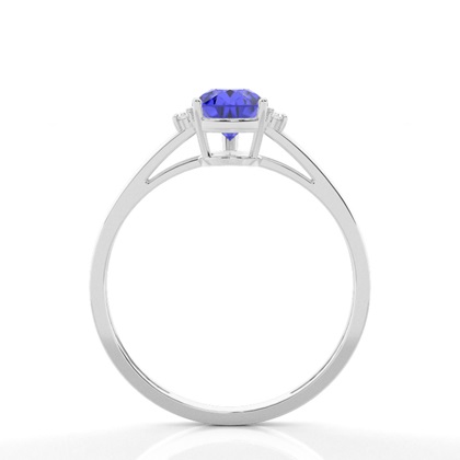 Tropfen Opal Verlobungsring mit Seitensteinen in einer Krappenfassung