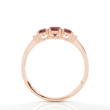 Ovaler Granat Ring mit drei Steinen in einer Krappenfassung