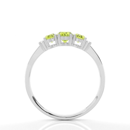 Ovaler Peridot-Ring mit drei Steinen in einer Krappenfassung
