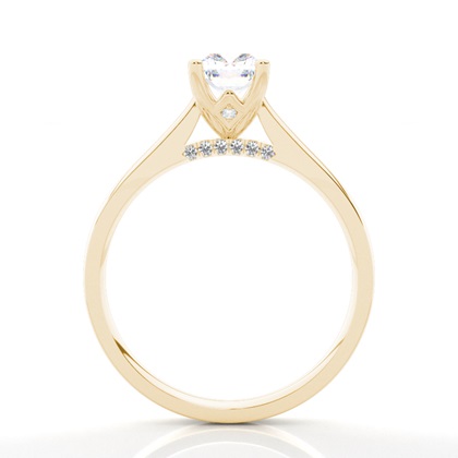 Verlobungsring mit 4 Krappenfassungen und rundem Moissanite-Seitenstein